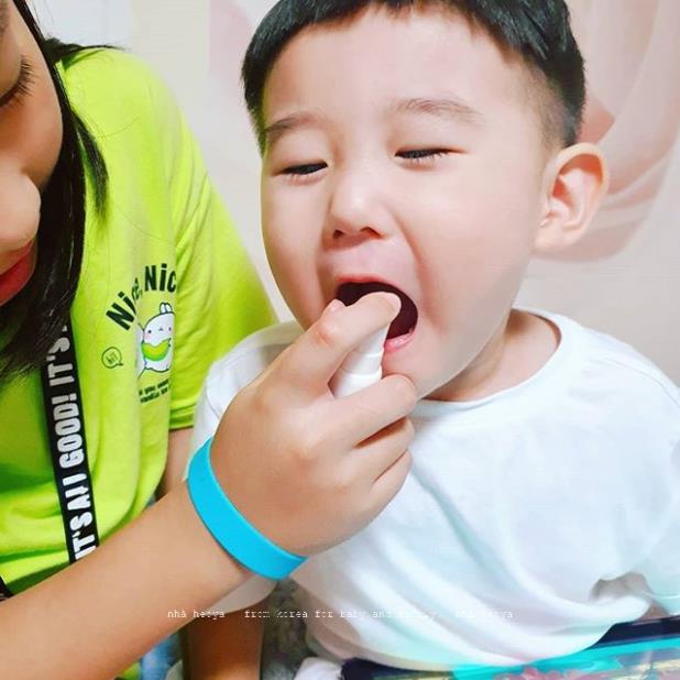 XỊT KEO ONG VÀNG HAMSOA LONICERA PROPOLIS HÀN QUỐC