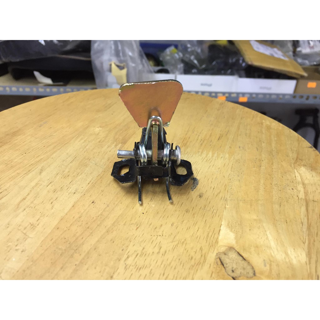 01 cò lẫy yên  hàng thái cho anh em dọn xe honda dame