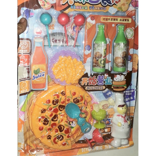 Một bộ đồ chơi nhà bếp cho bé bằng nhựa nhiều mẫu