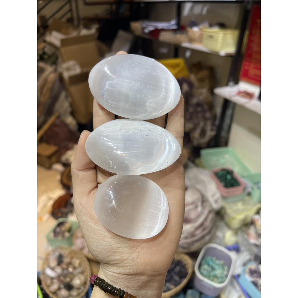 Selenite Palm - Đá Selenite dạng viên | Đá thanh tẩy, tarot, sưu tầm | CADA DECOR