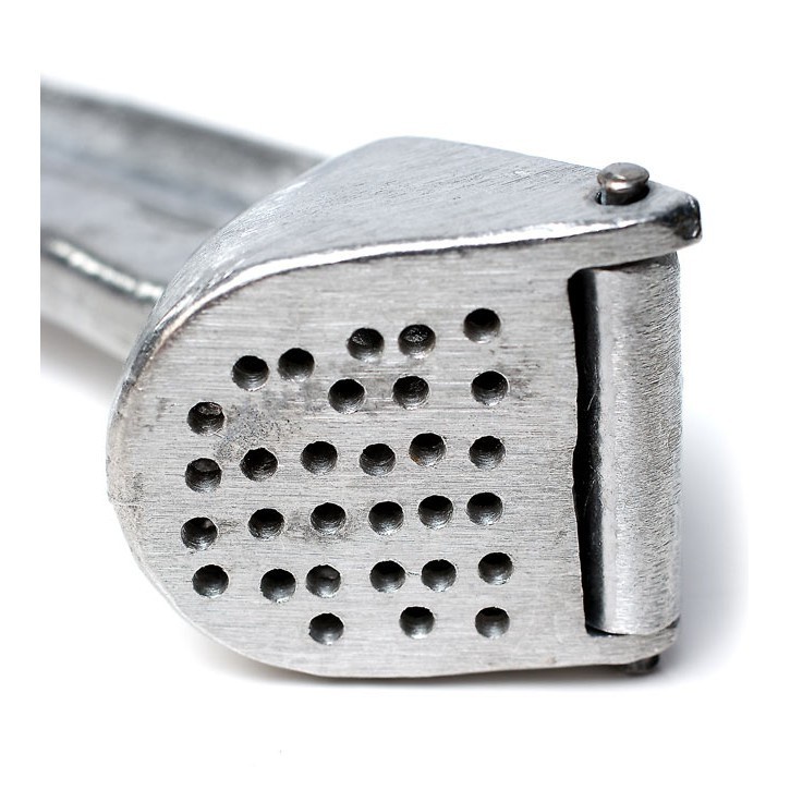 Dụng cụ giã tỏi, ép hàng bằng gang đúc rất chắc chắn