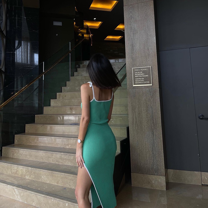 Hannie-đầm Xẻ Tà Bên Hông Cắt Gân Màu Tương Phản Cho Nữ