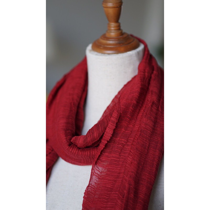 Khăn lụa, Khăn tơ tằm dệt tại Việt Nam, nhuộm màu An toàn, thương hiệu Óng silk,  Mã K146a
