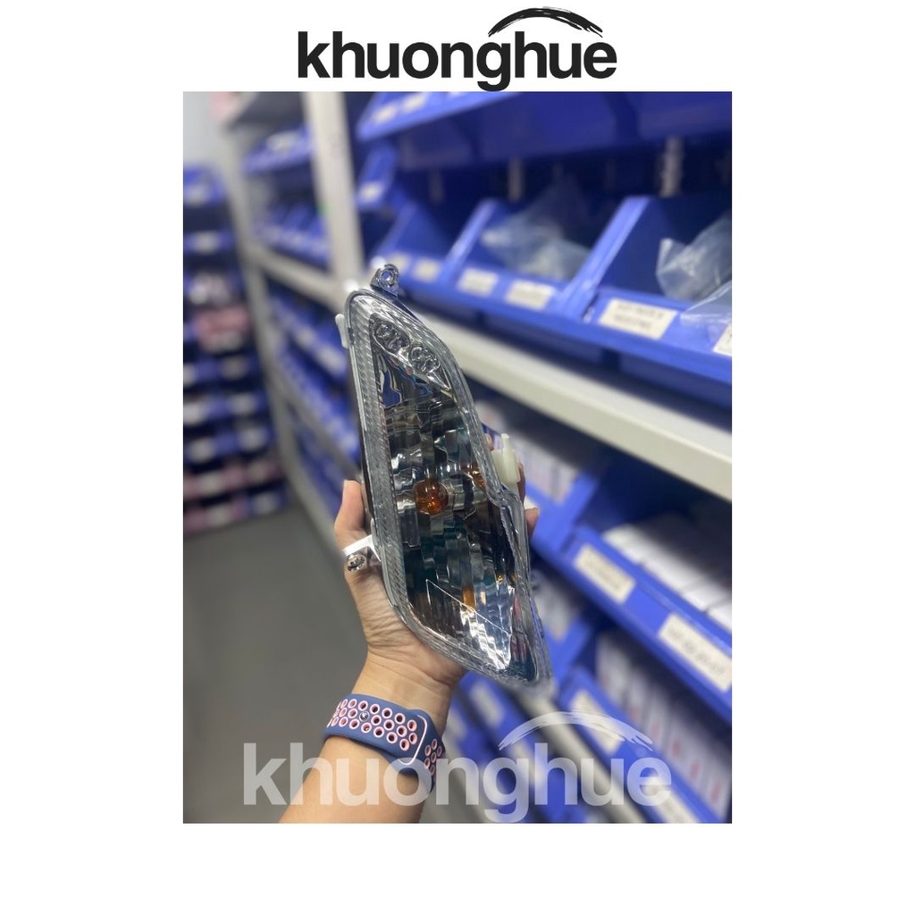 Xi Nhan Trước Bên Phải Xe Attila Elizabeth Xăng Cơ Chính Hãng SYM