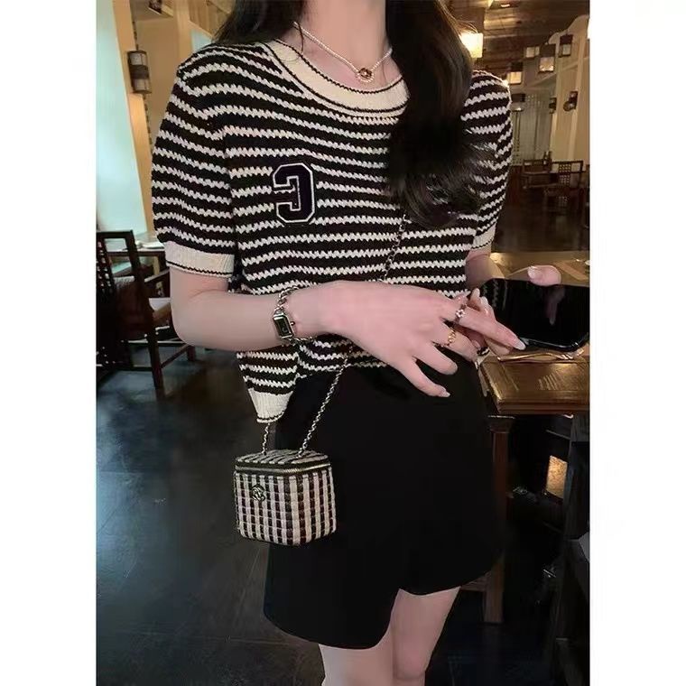 Áo Thun Ngắn Tay Cổ Tròn Họa Tiết Kẻ Sọc Phong Cách Retro Thời Trang Mùa Hè Cho Nữ