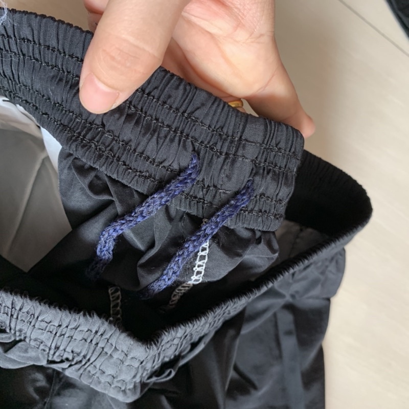 Quần đùi nam thể thao năng động, trẻ trung. Quần sooc gió nam thể thao.