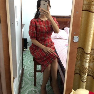 Váy kẻ xẻ tà