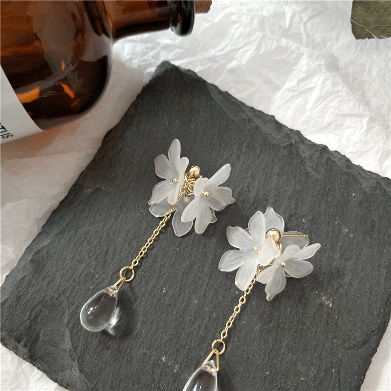 Đôi Bông Tai Hình Hoa Cúc Đính Đá Kiểu Dáng Thanh Lịch Cho Nữ