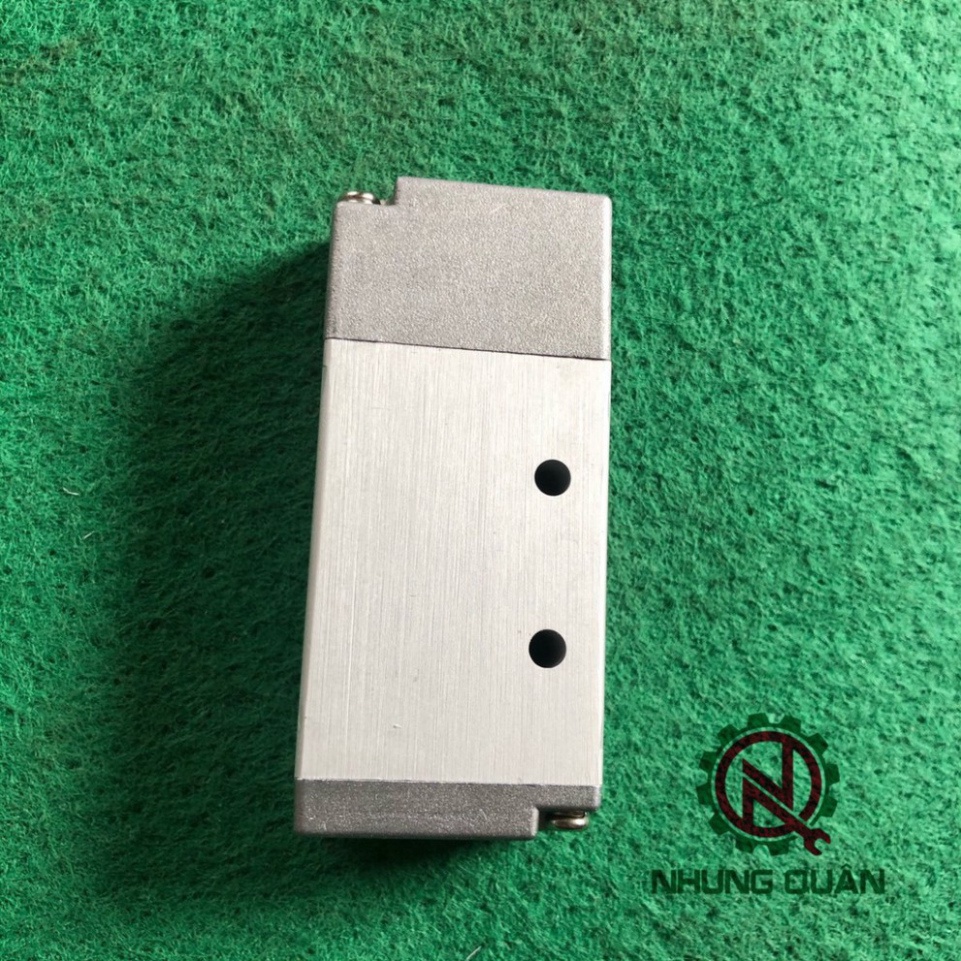 Van chia hơi chuyển tầng HOWO . DONGFENG