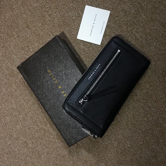Ví Charles and keith khoá ngang ví
