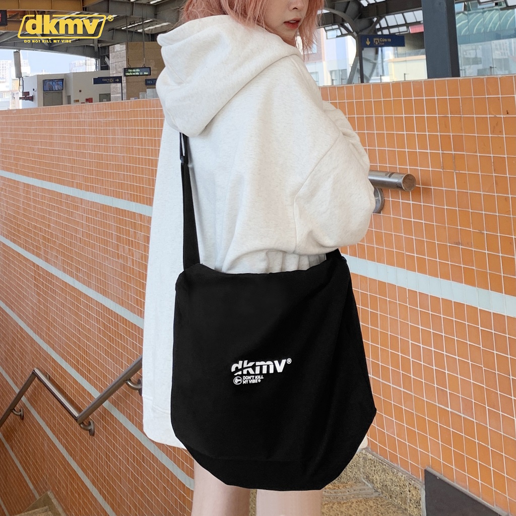 Túi đeo chéo canvas cỡ lớn DKMV màu đen - Túi đeo chéo unisex Over Bag