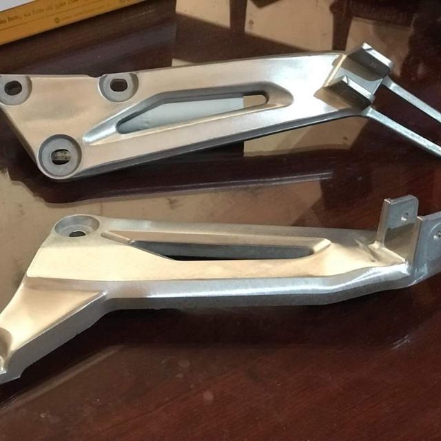 Gác chân sau super dream