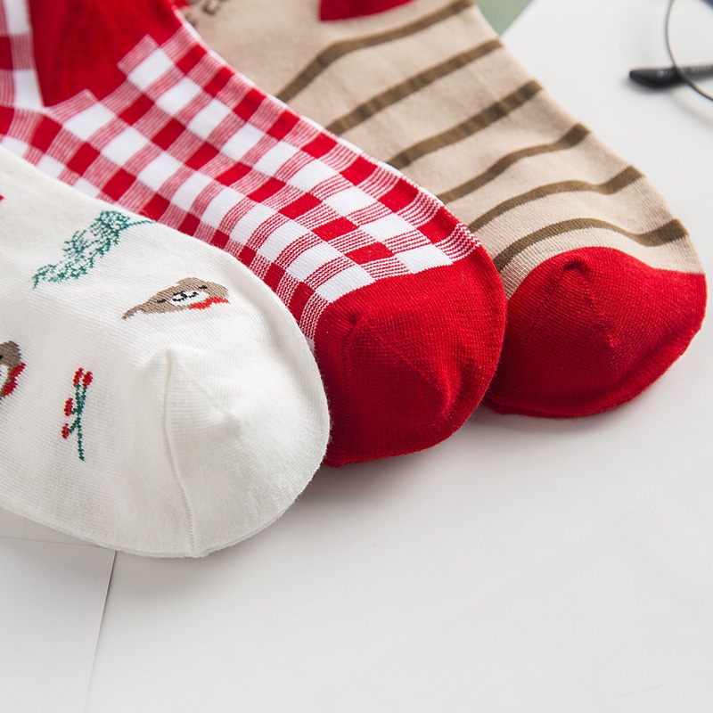 Tất vớ nữ cổ cao - tất vớ cotton mỏng thoáng hoạ tiết gấu đỏ phong cách Hàn Quốc dễ thương