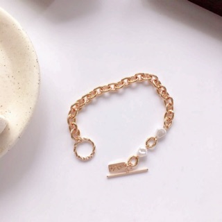 Vòng tay dây xích thiết kế sang trọng thanh lịch