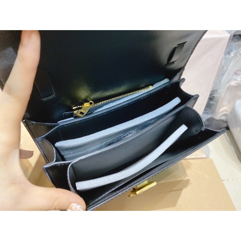 Túi 𝐏𝐫𝐞𝐭𝐭𝐲𝐅𝐈𝐓 dáng classic C.line đeo chéo chất 𝐃𝐚 𝐓𝐡𝐚̣̂𝐭 𝟏𝟎𝟎%