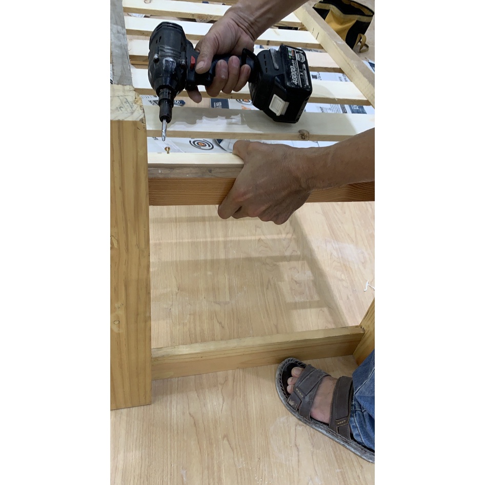 Giường Massage body chân gỗ Cao Su cao cấp màu tự nhiên cho Spa, Thẩm mỹ viện.