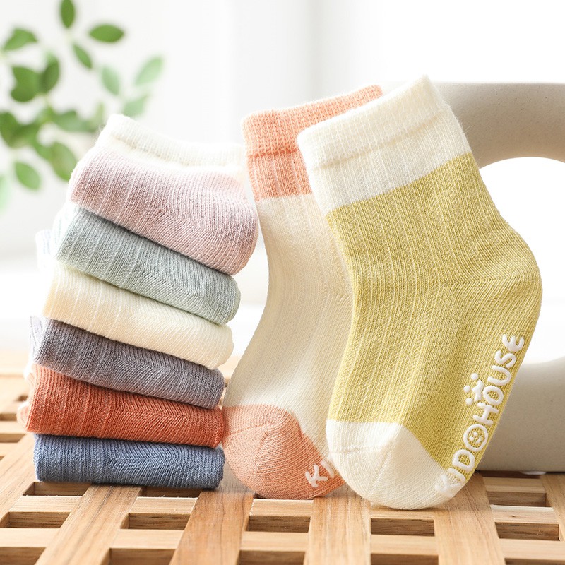 Tất cotton chống trượt tiện dụng cho trẻ em sơ sinh