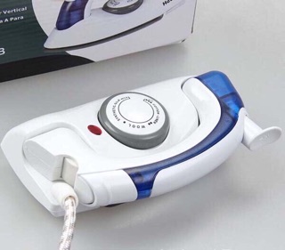 Bàn ủi hơi nước mini