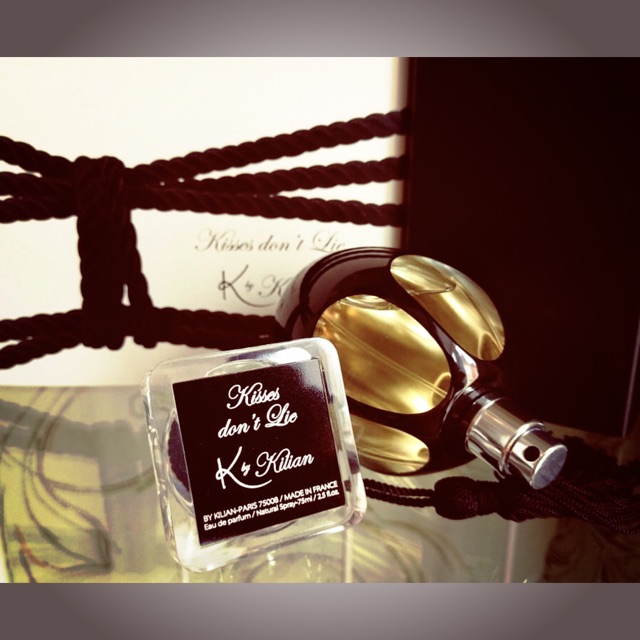 [Mã 1512FMCGSALE1 giảm 10% đơn 250K] Sharingperfume -Nước hoa Kilian Kisses don’t lie [Mẫu thử 1Oml ]