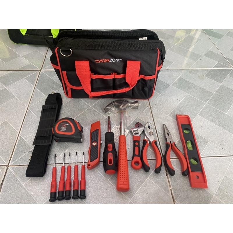 Bộ dụng cụ kìm , tô vít , búa , thước dây