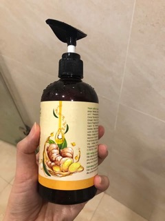 Sữa tắm thảo dược gừng nghệ