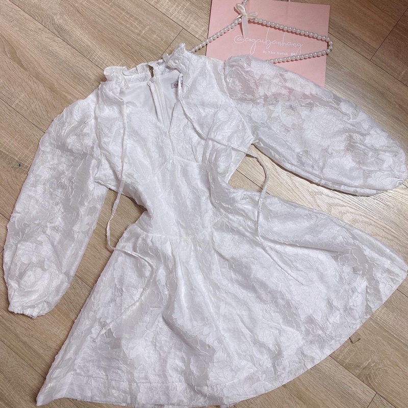 ĐẦM CỔ TRỤ 🤍