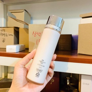 Sữa dưỡng da OHUI Miracle Moisture Emulsion