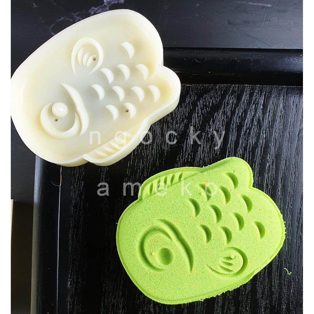 NQ50-871 - KHUÔN LÒ XO BÁNH TRUNG THU / BÁNH DỨA  HÌNH CÁ HOẠT HÌNH