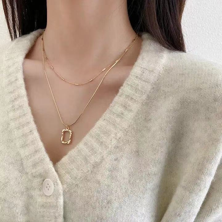 Vòng cổ thép titan mặt hình vuông màu vàng thời trang cho nữ