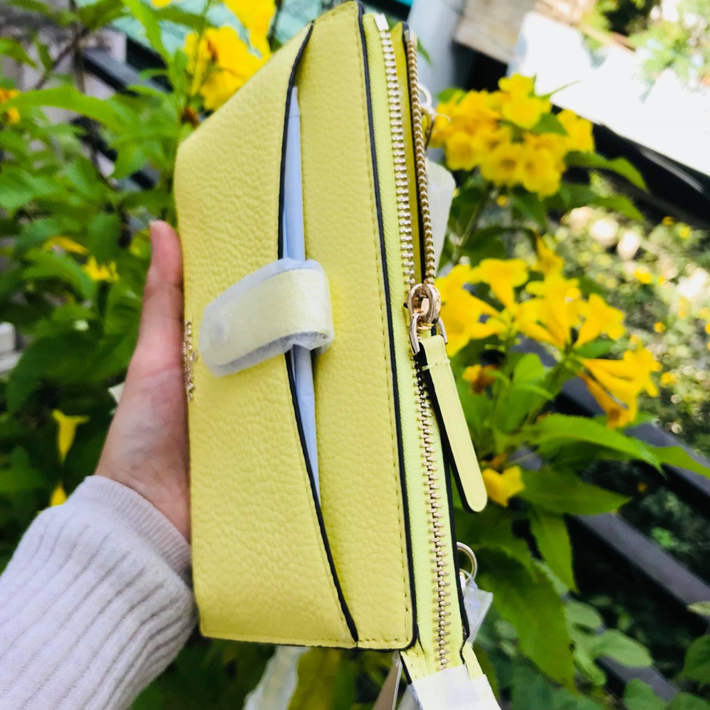 TÚI ĐEO CHÉO KATE SPADE NEW YORK CROSSBODY WLRU5470 VÀNG SZ 20CM