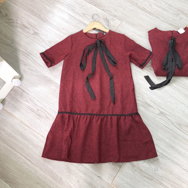 Váy suông đuôi cá nơ cổ, chất dạ mỏng có ảnh thật và clip | BigBuy360 - bigbuy360.vn