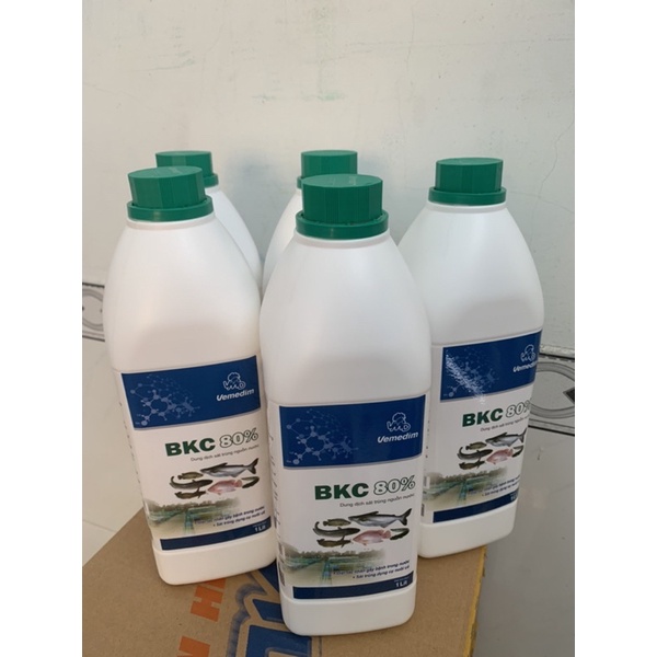Vemedim BKC 80%, dùng sát trùng nước, sát trùng dụng cụ nuôi cá, chai 1lit