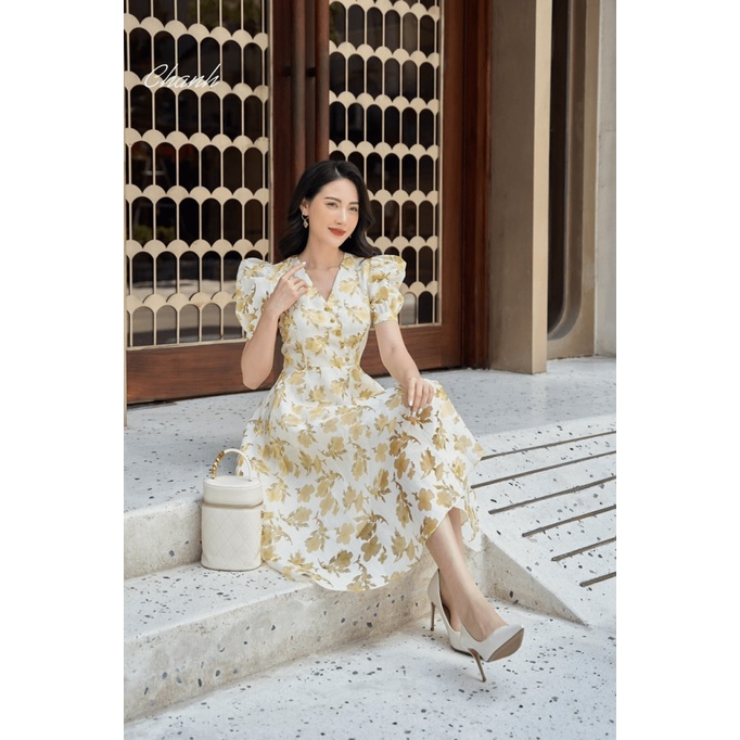 MẪU HOT ĐẦM VOAN HOA CỔ CHỮ Y VUÔNG VAI DÁNG XÒE XINH NHƯ THIÊN THẦN UP