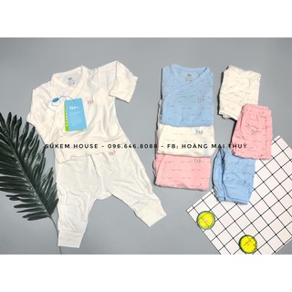 Bộ quần áo dài tay cài chéo Bu Baby cho bé