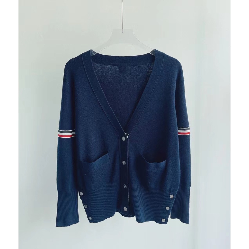 Áo khoác len cardigan dài tay phối túi nữ thời trang cao cấp Thom Browne phong cách trẻ trung
