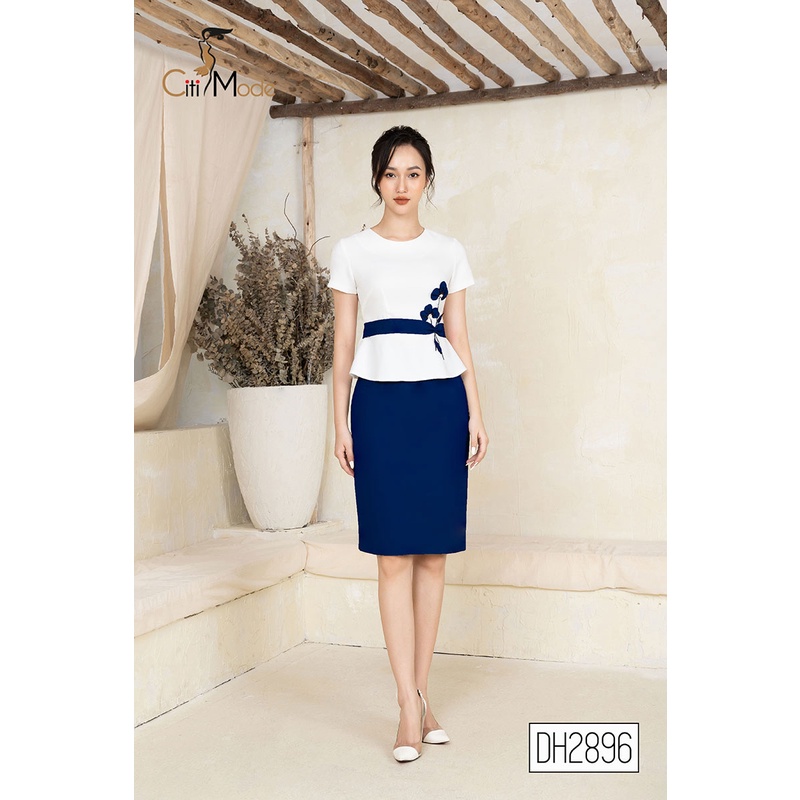 Đầm ôm công sở peplum trắng phối xanh than đính hoa cao cấp DH2896