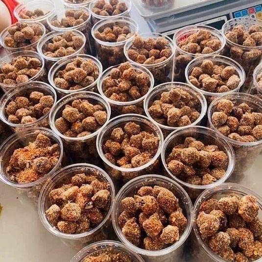 Me chua cay lắc muối ớt Huế siêu ngon hũ 300g