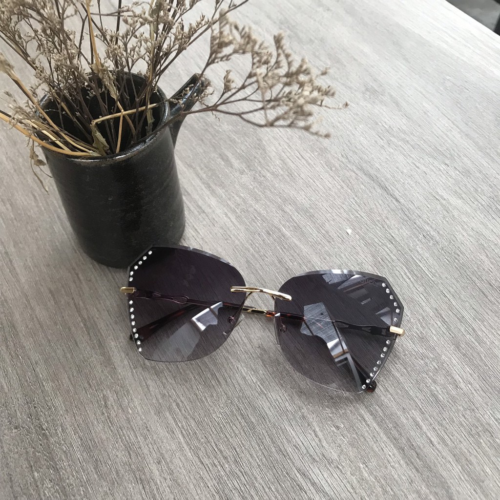 Kính mát nữ, kính nữ thời trang hot nhất 2020 | BigBuy360 - bigbuy360.vn