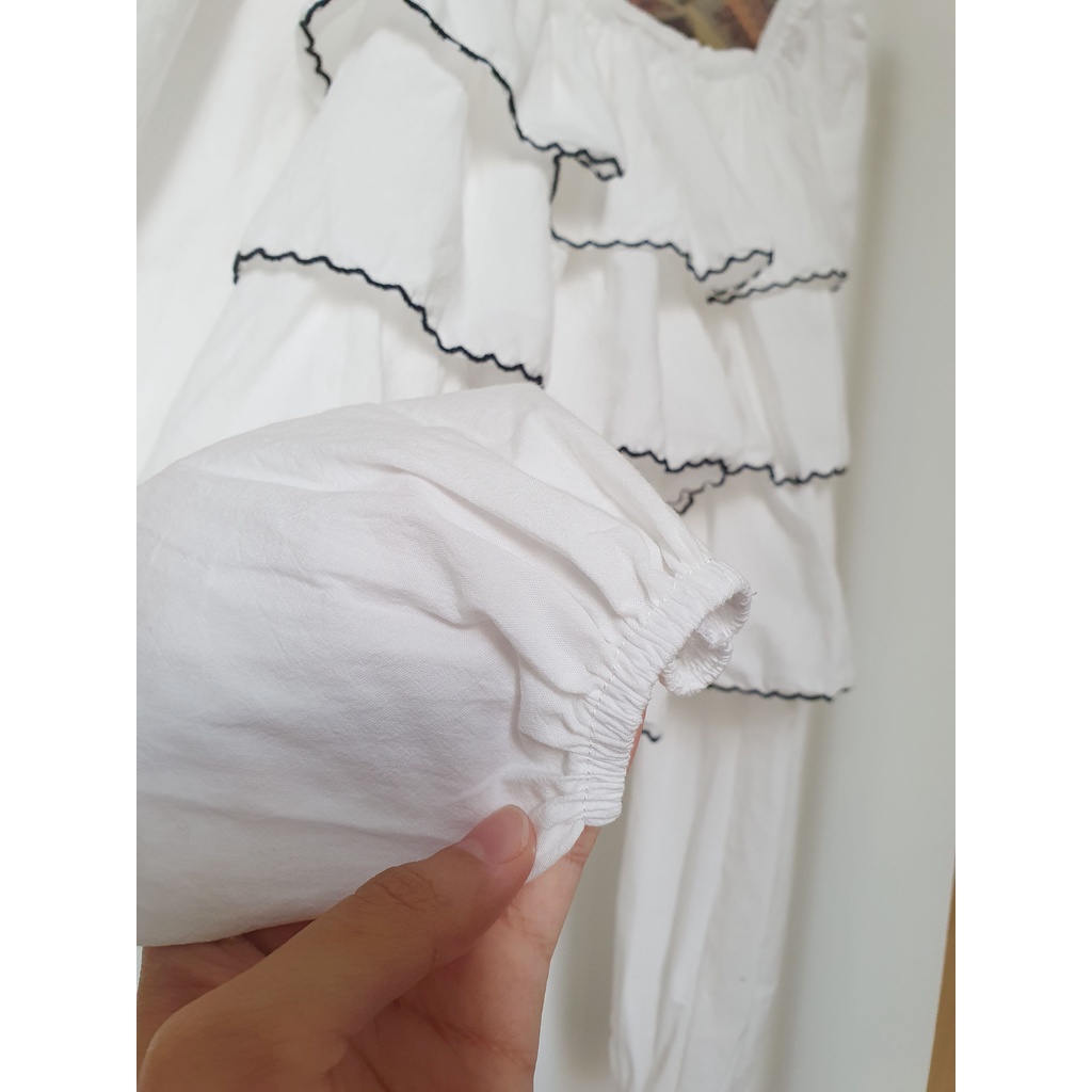 Áo Croptop Babydoll Màu Trắng Nhún Tầng Dài Tay Trễ Vai- Penguin House