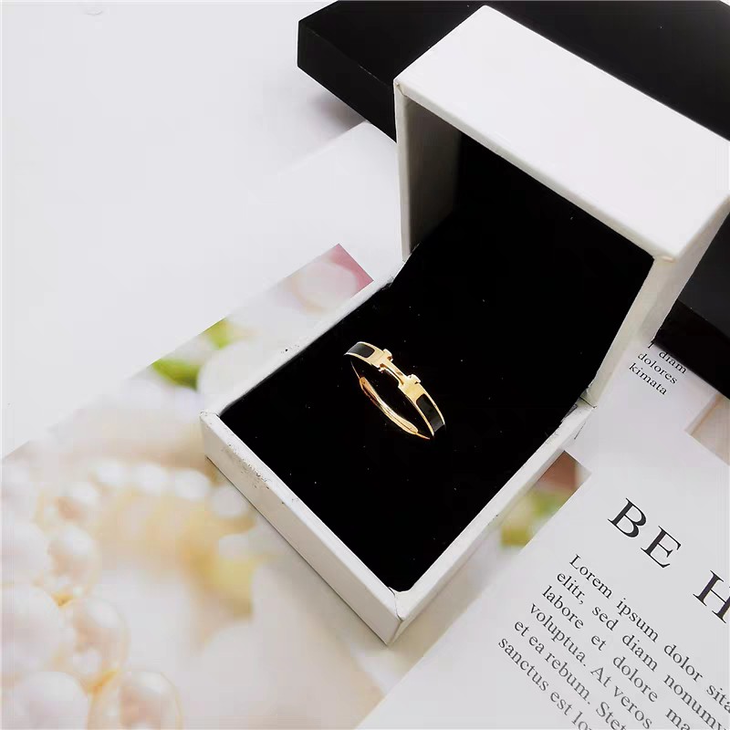 Nhẫn Mạ Vàng Hồng 18k Hình Chữ H Tráng Men Không Dị Ứng Cho Cặp Đôi