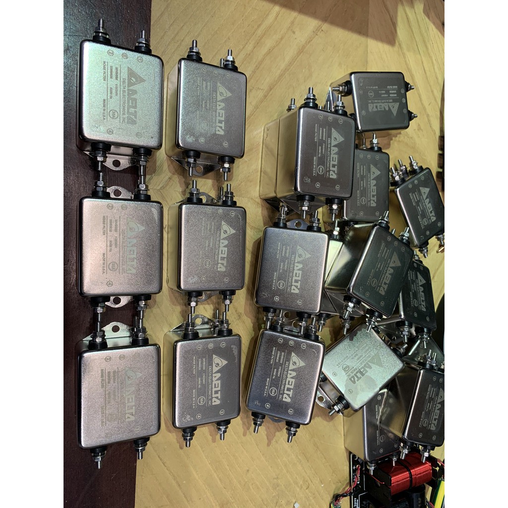 Lọc nguồn điện sạch 30A bãi USA Delta hàng tháo máy y tế lọc điện Siêu Sạch