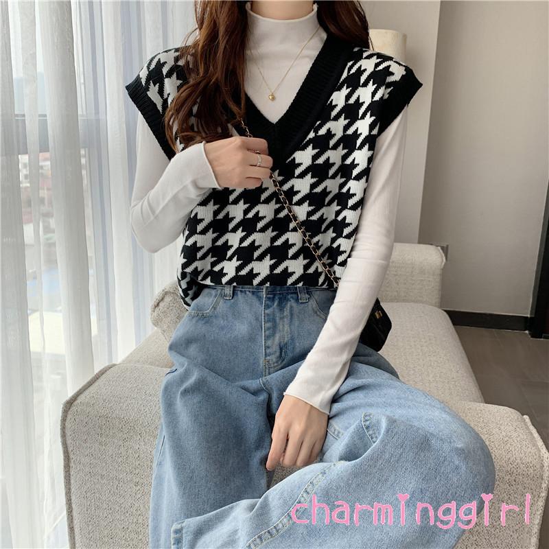 Áo Thun Sát Nách Cổ Chữ V Họa Tiết Hình Học Nhiều Màu