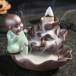 Thác khói trầm hương chú tiểu áo rạn xanh tặng 5 nụ