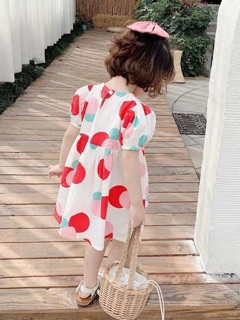Váy chấm bi đũi