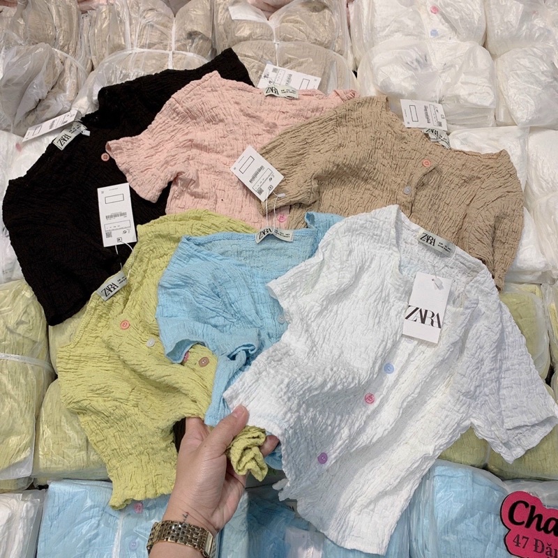 [video-kèm ảnh thật] Áo croptop xốp phối cúc màu từ tiqijean1988