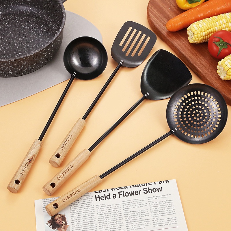 Muỗng Nấu Ăn Bằng Sắt Tay Cầm Gỗ Màu Đen Chống Dính
