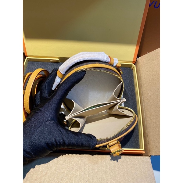 Túi đeo chéo nữ dáng tròn thương hiệu Louis Vuitton LV Boite Mini da thật cao cấp