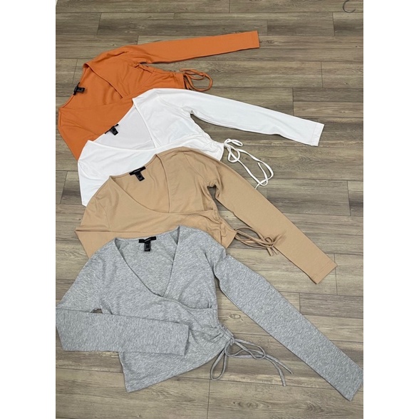Áo croptop tay dài F21 xịn