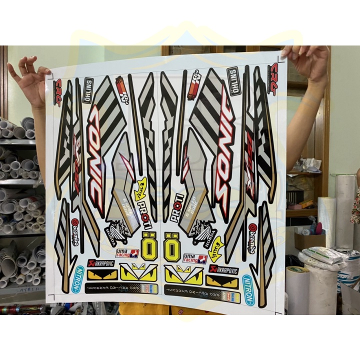 ( Quí khách vui lòng mang ra tiệm cho thợ dán ) Tem sonic 150 đen