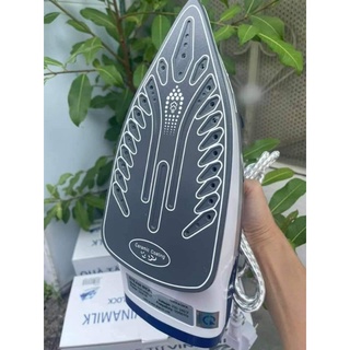 Bàn ủi hơi nước Lock & Lock..